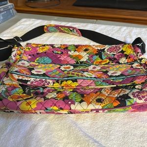 Vera Bradley used laptop/ carry bag pretty flowered pattern